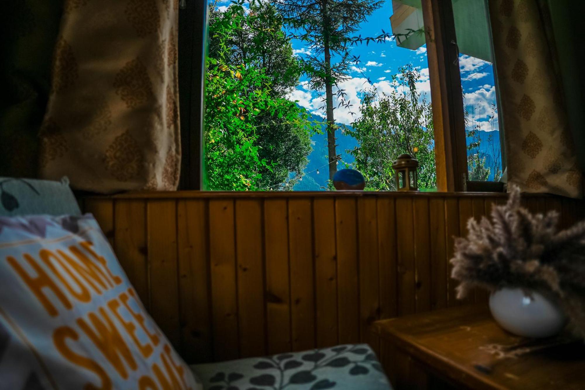 The Manu Emerald # Farmhouse # Top Selling Cottage In Manali # Peaceful Heritage Cozy Stay # Lawn With Bonfire # Most Awarded ภายนอก รูปภาพ