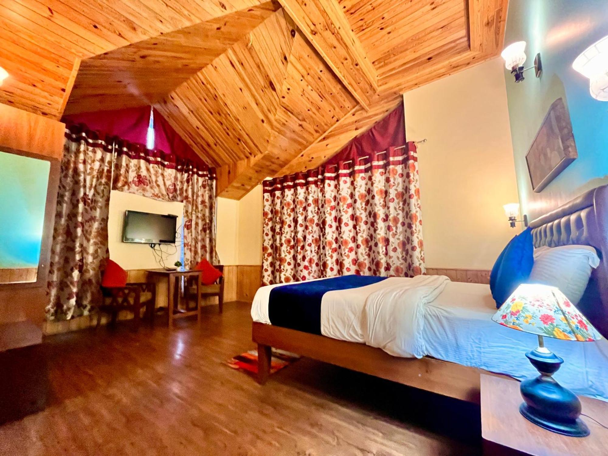 The Manu Emerald # Farmhouse # Top Selling Cottage In Manali # Peaceful Heritage Cozy Stay # Lawn With Bonfire # Most Awarded ภายนอก รูปภาพ