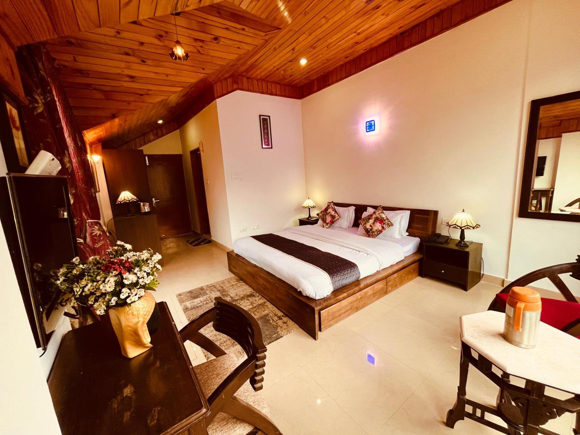 The Manu Emerald # Farmhouse # Top Selling Cottage In Manali # Peaceful Heritage Cozy Stay # Lawn With Bonfire # Most Awarded ภายนอก รูปภาพ