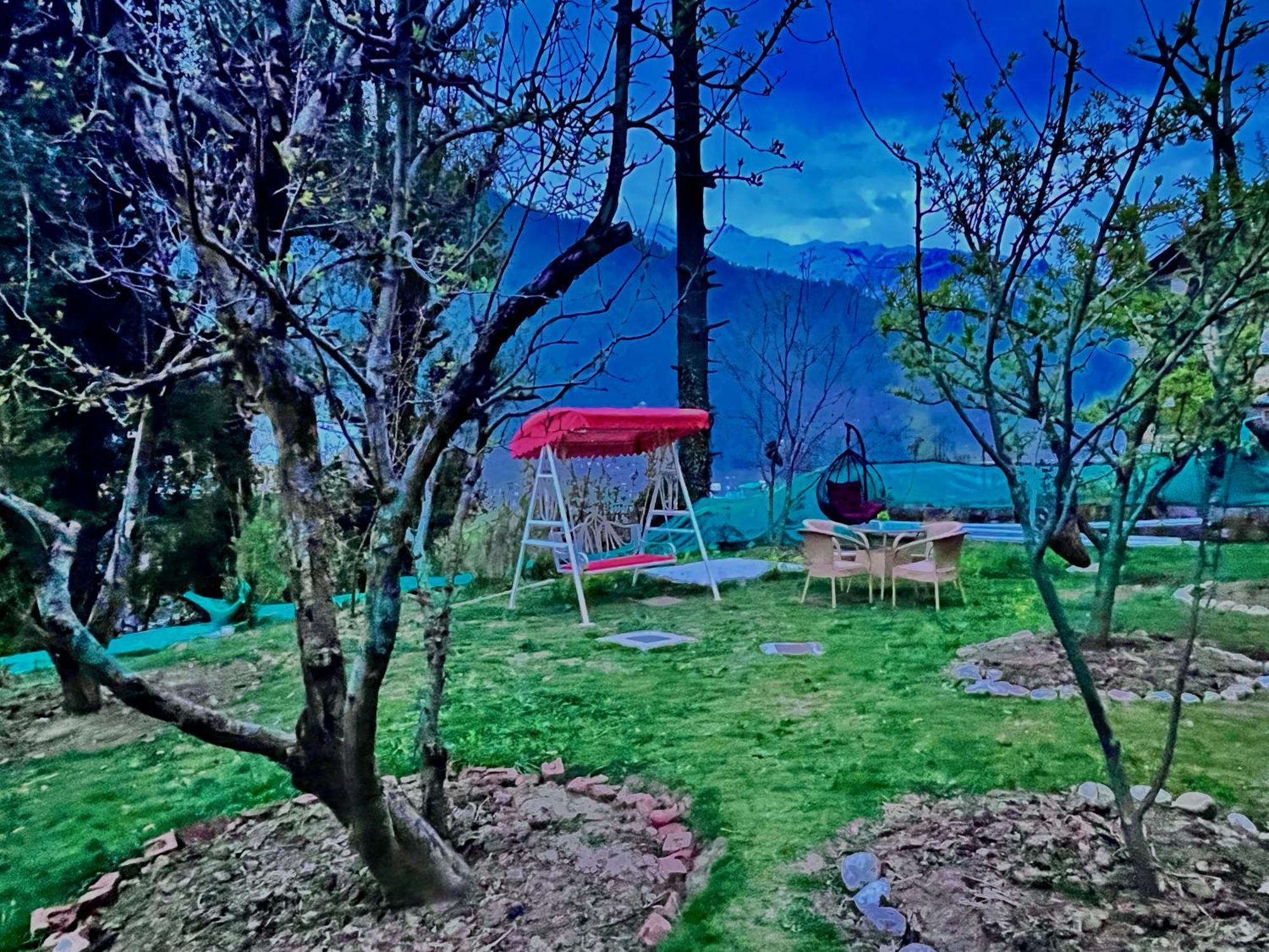 The Manu Emerald # Farmhouse # Top Selling Cottage In Manali # Peaceful Heritage Cozy Stay # Lawn With Bonfire # Most Awarded ภายนอก รูปภาพ
