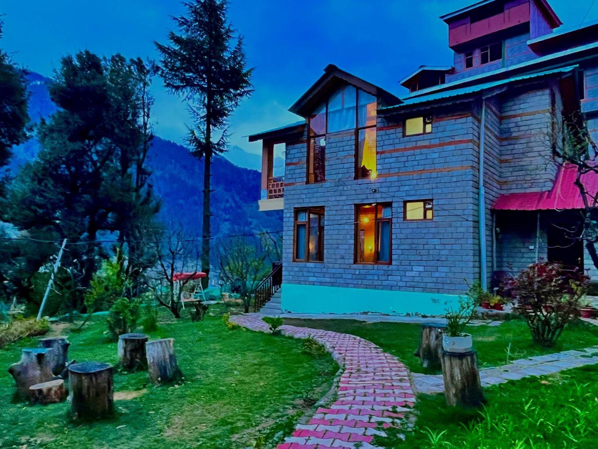 The Manu Emerald # Farmhouse # Top Selling Cottage In Manali # Peaceful Heritage Cozy Stay # Lawn With Bonfire # Most Awarded ภายนอก รูปภาพ