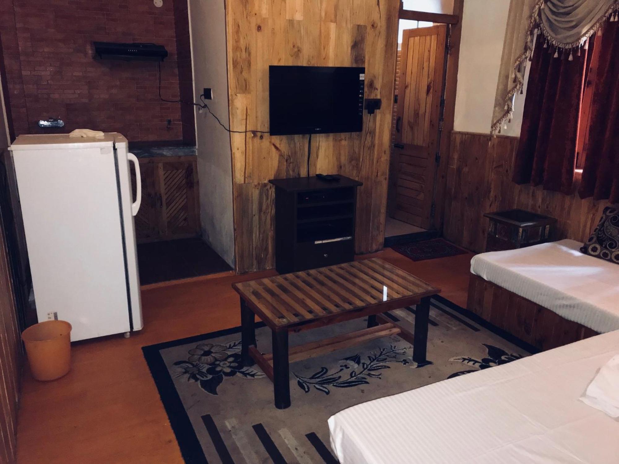 The Manu Emerald # Farmhouse # Top Selling Cottage In Manali # Peaceful Heritage Cozy Stay # Lawn With Bonfire # Most Awarded ภายนอก รูปภาพ